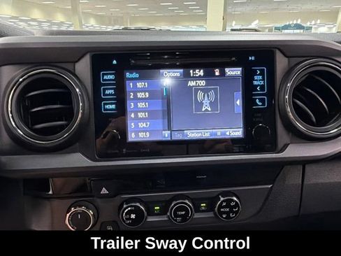 Certified 2017 Toyota Tacoma TRD Sport w/ Tow Package AWD/4WD image 17
