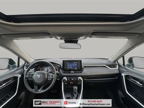 Used 2020 Toyota RAV4 XLE image 10
