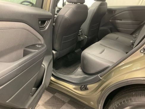 Used 2025 Subaru Forester Premium AWD/4WD image 27