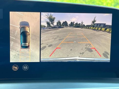 New 2025 Cadillac Lyriq Luxury image 33