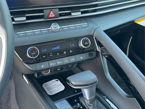 New 2026 Hyundai Elantra Limited FWD image 27