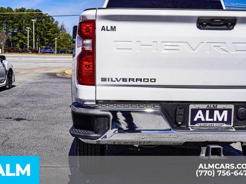 Used 2025 Chevrolet Silverado 2500 LT w/ Convenience Package image 17