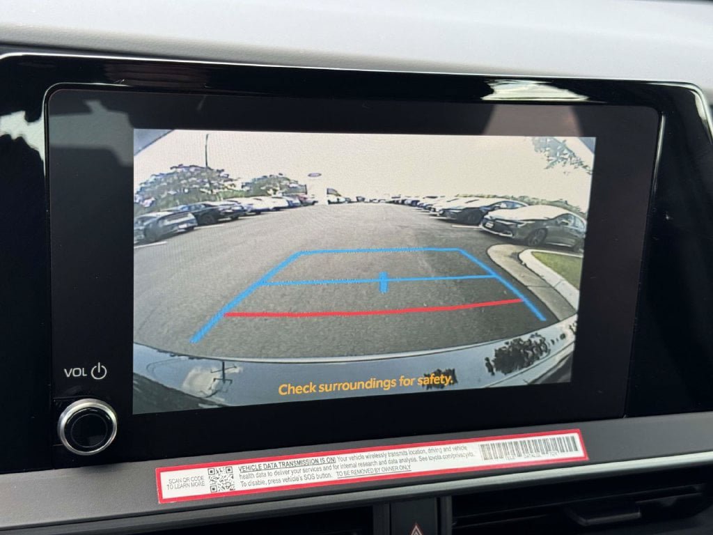 Used 2026 Toyota Prius LE FWD image 4