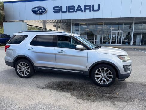 Used 2016 Ford Explorer Limited FWD image 2