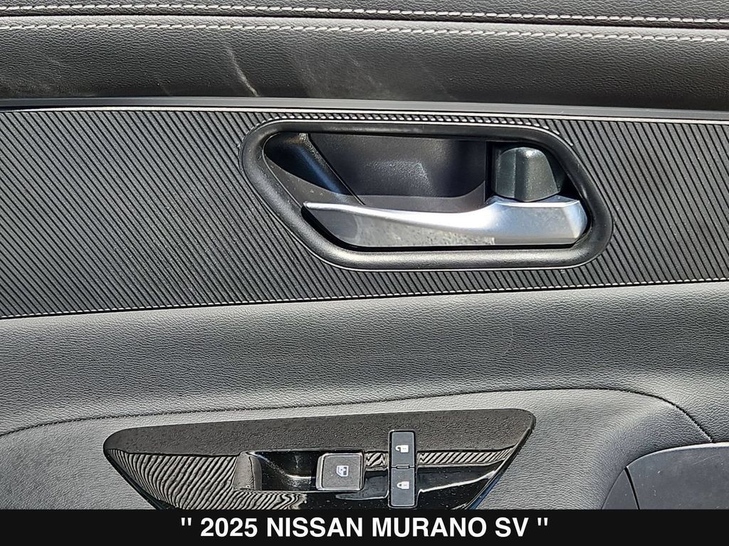 Used 2025 Nissan Murano SV FWD image 32