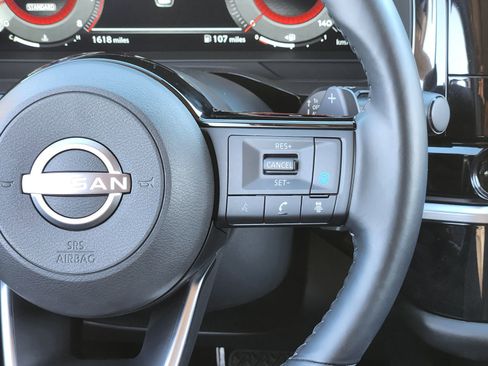 Used 2025 Nissan Pathfinder Platinum w/ Cargo Package image 33