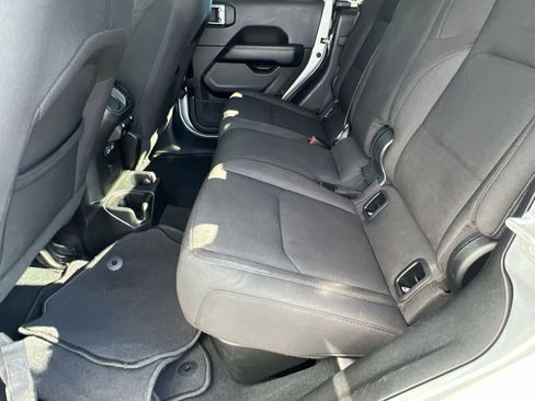 Used 2023 Jeep Gladiator Overland image 26