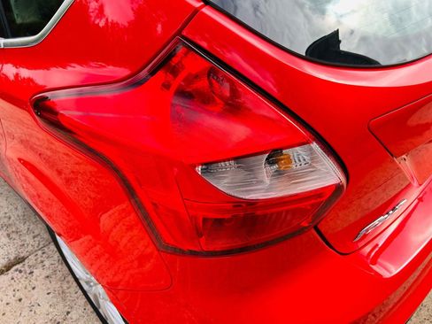 Used 2012 Ford Focus SEL image 8