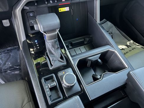 Used 2025 Toyota Tundra SR5 AWD/4WD image 18