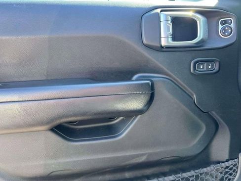 Used 2020 Jeep Gladiator Sport w/ Quick Order Package 24S image 17