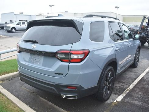 Used 2024 Honda Pilot Sport image 5