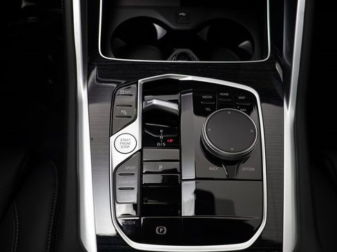 New 2026 BMW X6 xDrive40i w/ Climate Comfort Package image 12