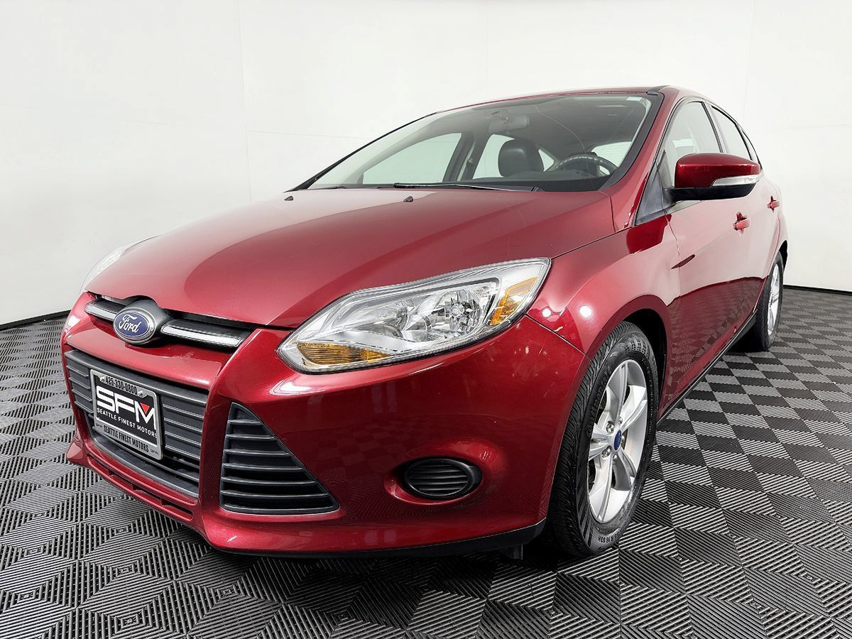 Used 2014 Ford Focus SE w/ SE Winter Package FWD image 3