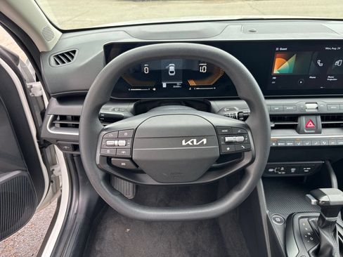 Used 2025 Kia K4 FWD image 26
