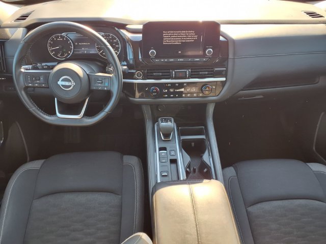 Used 2024 Nissan Pathfinder SV FWD image 11