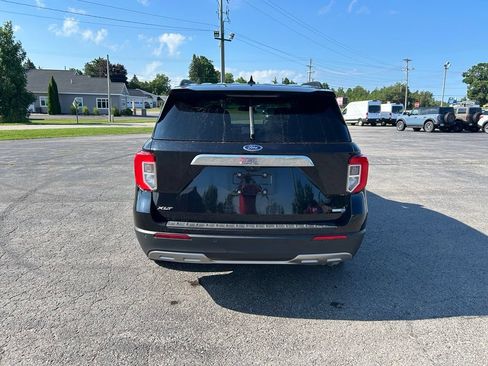 Used 2020 Ford Explorer XLT w/ Equipment Group 202A AWD/4WD image 4