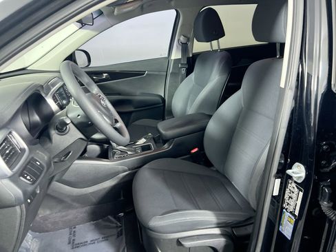 Used 2020 Kia Sorento LX w/ LX I4 Convenience Package image 12