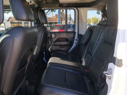 Used 2022 Jeep Wrangler Unlimited Sahara w/ Cold Weather Group AWD/4WD image 31