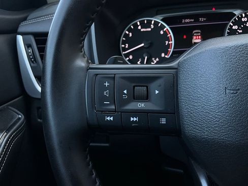 Used 2025 Nissan Rogue SV image 33