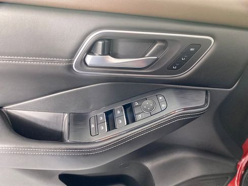 Used 2021 Nissan Rogue SL image 12