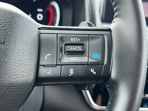 Used 2025 Nissan Rogue SL w/ Tech Package AWD/4WD image 21