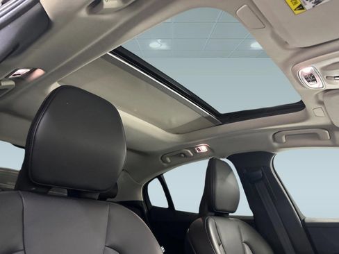 Used 2021 Volvo S60 T5 Momentum image 15