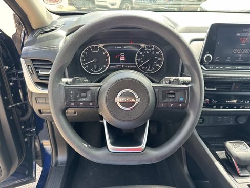 Used 2024 Nissan Rogue SV FWD image 22