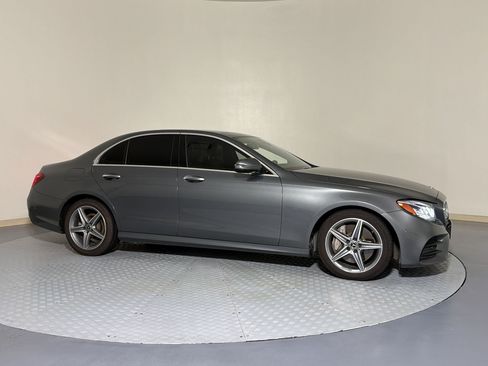 Used 2019 Mercedes-Benz E 300 image 18