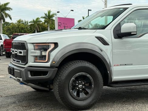 Used 2017 Ford F150 Raptor w/ Equipment Group 802A Luxury AWD/4WD image 4