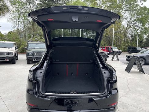 Used 2022 Porsche Cayenne S Platinum image 34