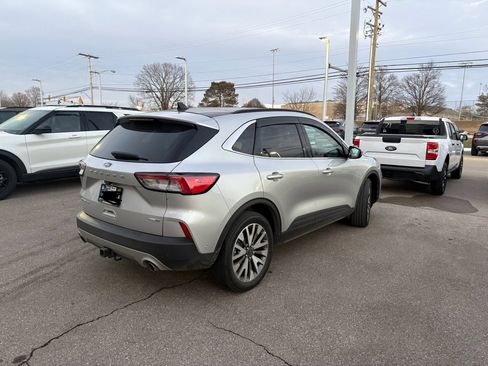 Used 2020 Ford Escape Titanium w/ Titanium Premium Package 2.0 image 4