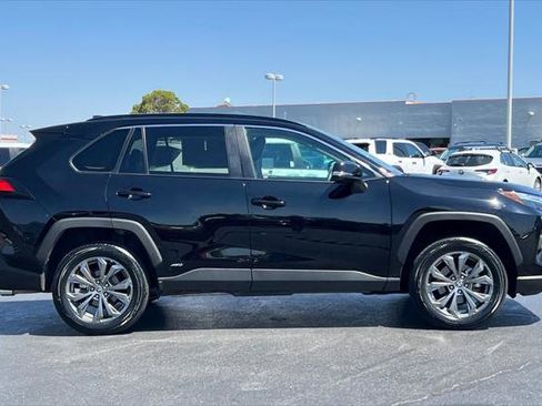 Certified 2022 Toyota RAV4 XLE Premium image 6