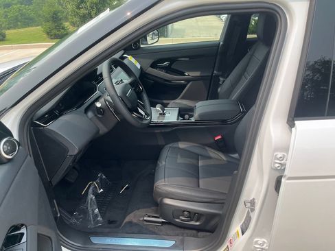New 2026 Land Rover Range Rover Evoque S AWD/4WD image 9