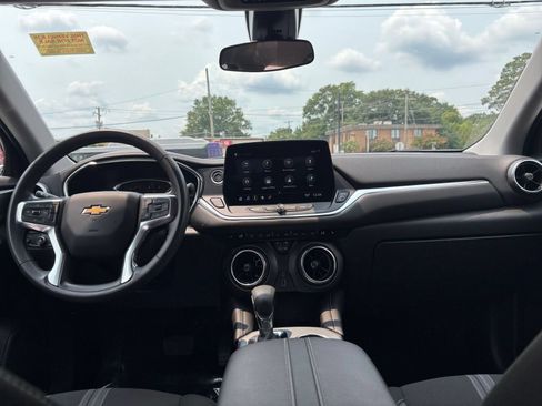 Used 2025 Chevrolet Blazer LT FWD image 33