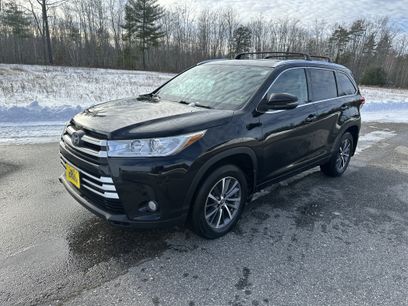 Used 2018 Toyota Highlander SE