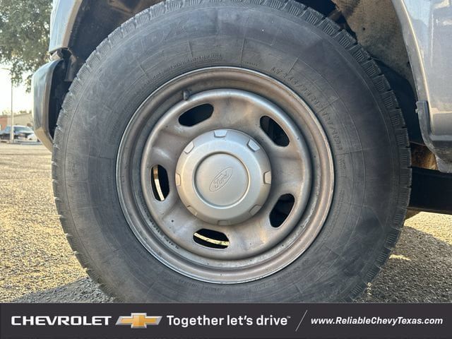 Used 2022 Ford F250 XL w/ Power Equipment Group RWD image 9