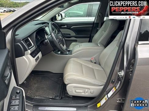 Used 2019 Toyota Highlander Limited AWD/4WD image 6