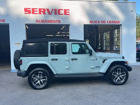 Used 2024 Jeep Wrangler Unlimited w/ Convenience Group image 8