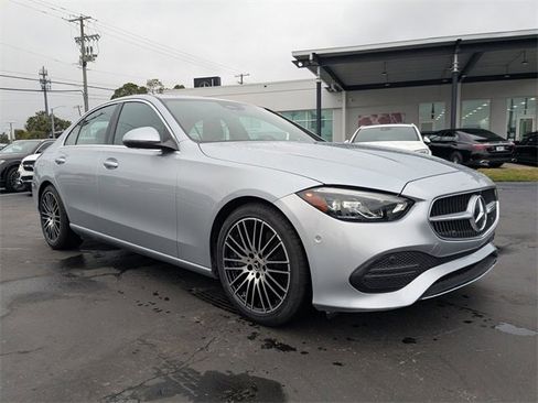 Used 2022 Mercedes-Benz C 300 4MATIC Sedan image 2