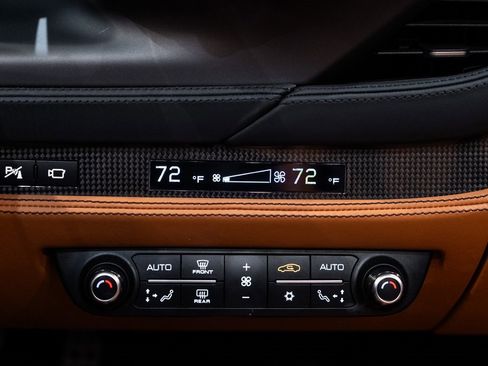 Certified 2022 Ferrari F8 Tributo image 33