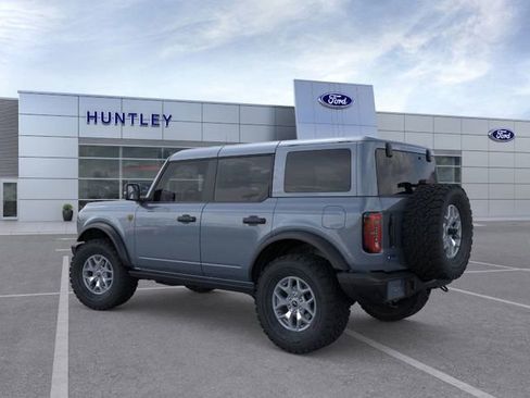 New 2025 Ford Bronco Badlands image 4