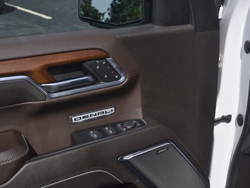 Used 2023 GMC Sierra 1500 Denali AWD/4WD image 15