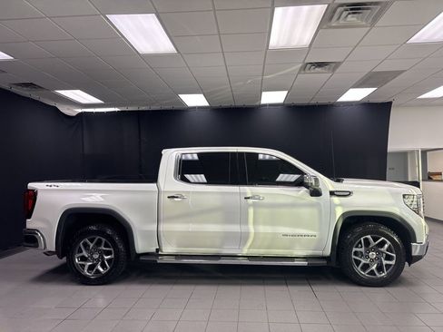 Used 2022 GMC Sierra 1500 SLT image 2