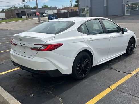 Used 2025 Toyota Camry SE FWD image 6