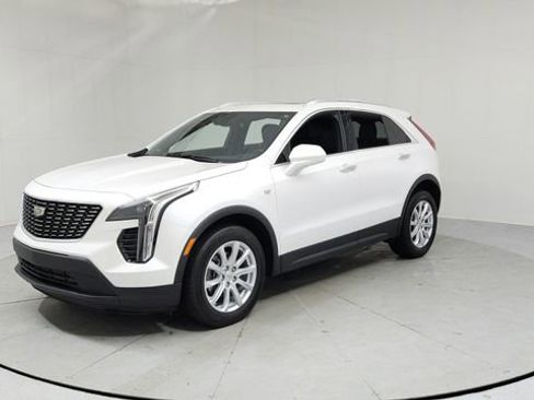 Certified 2023 Cadillac XT4 Luxury w/ Cold Weather Package image 1