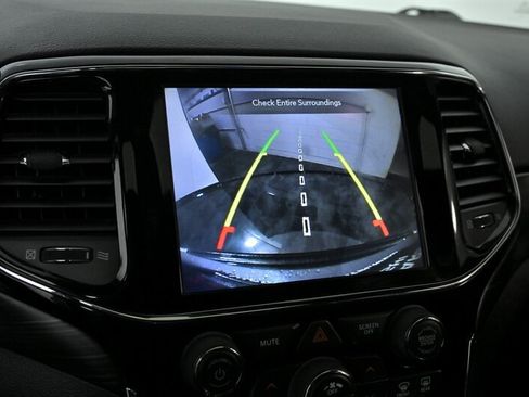 Used 2020 Jeep Grand Cherokee Altitude RWD image 28