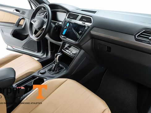 Used 2022 Volkswagen Tiguan SE w/ Panoramic Sunroof Package AWD/4WD image 70
