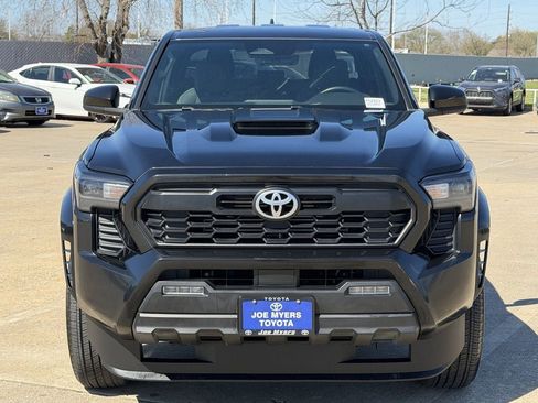 Used 2024 Toyota Tacoma TRD Sport image 3