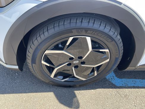 Certified 2024 Hyundai Ioniq 5 SEL RWD image 9