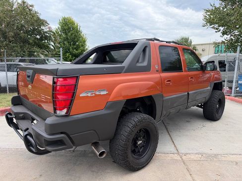 Used 2005 Chevrolet Avalanche 2500 w/ Preferred Equipment Group AWD/4WD image 10